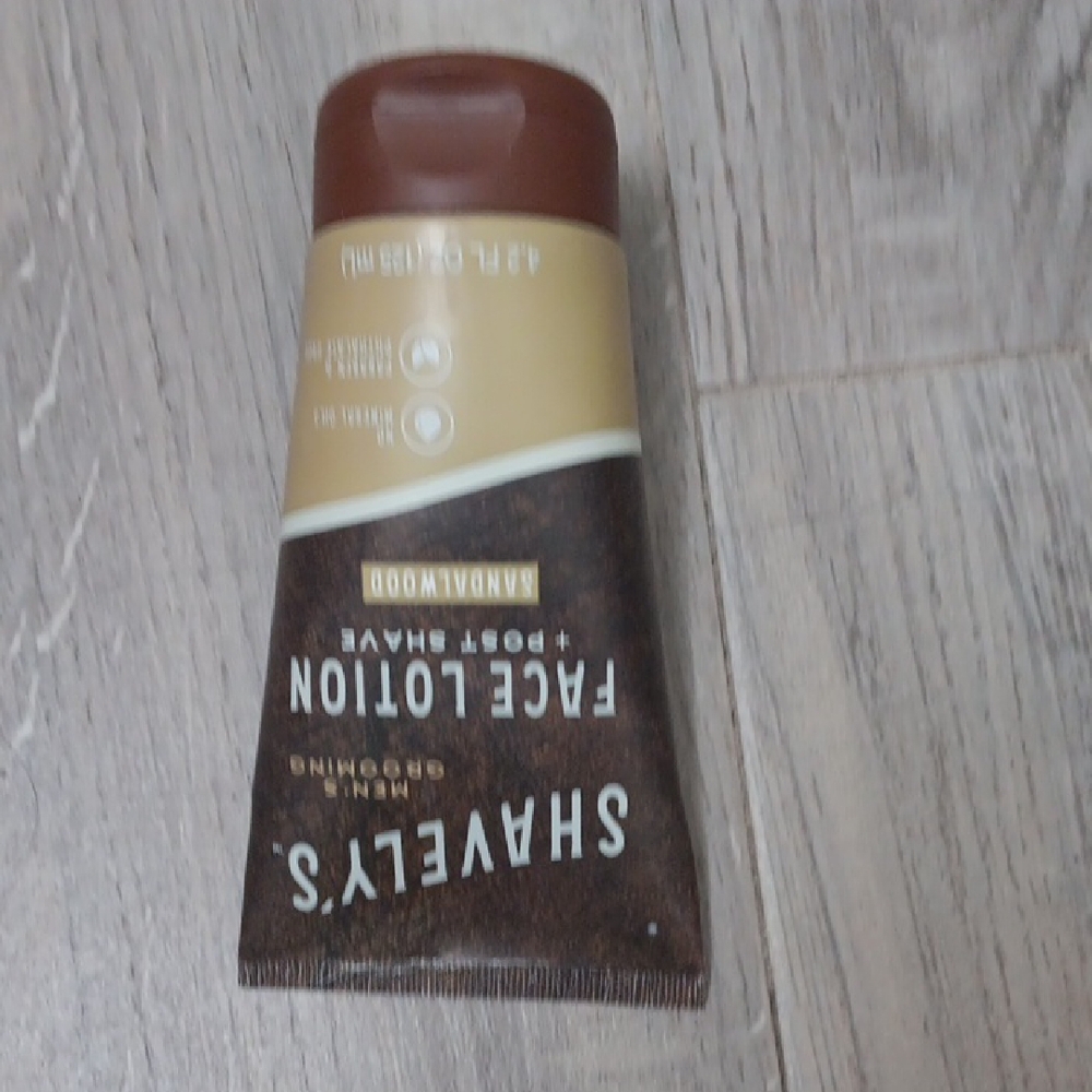 Shaveley's Sandalwood Face Lotion + Post Shave